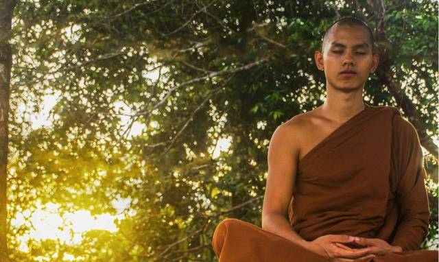 三国两晋南北朝时期,为什么佛教能在社会上广泛传播与发展?