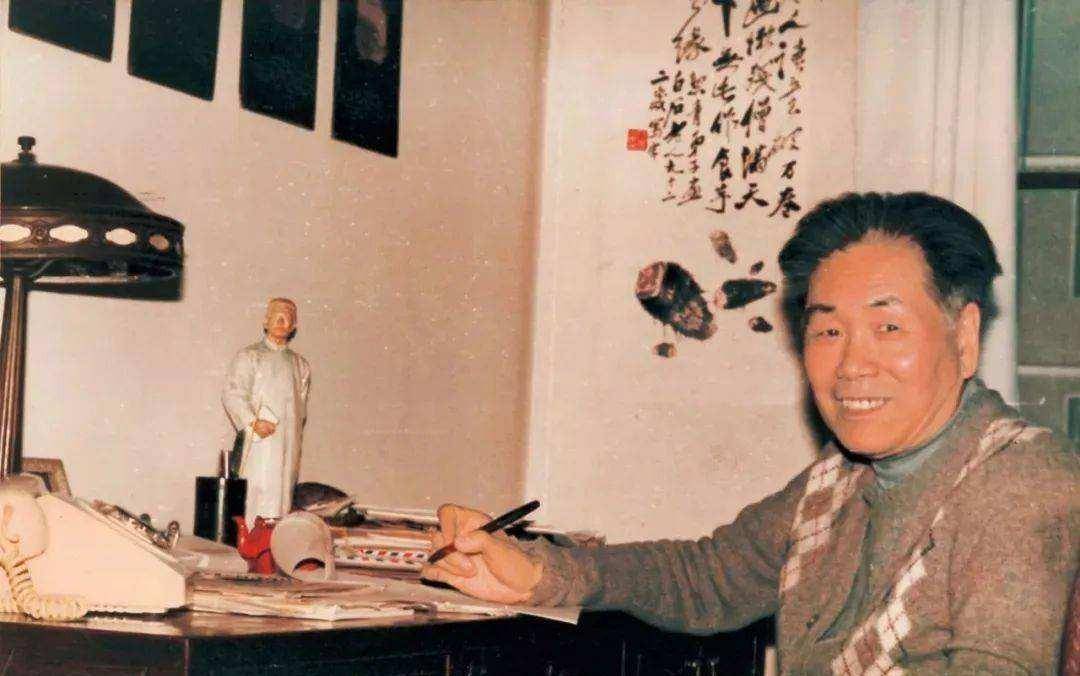 1942年,31岁的萧红因病离世,好友:她看起来就不长寿