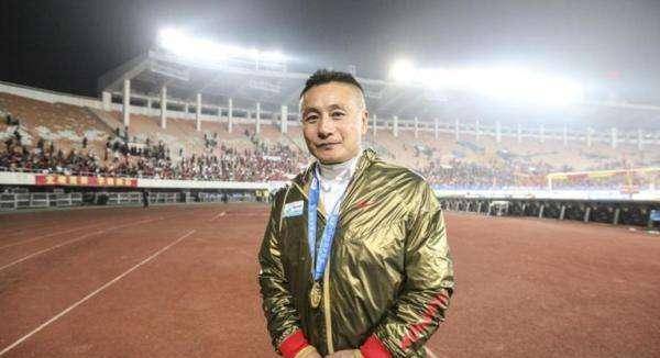 那么这份荣誉属于谁呢?容志行?