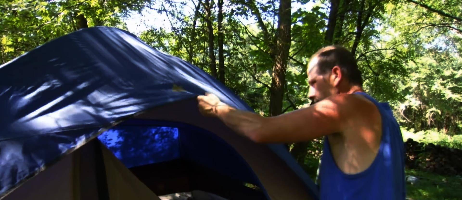 一家人每天共享洗澡水,不买卫生纸不开灯,连洗澡水都要重复使用