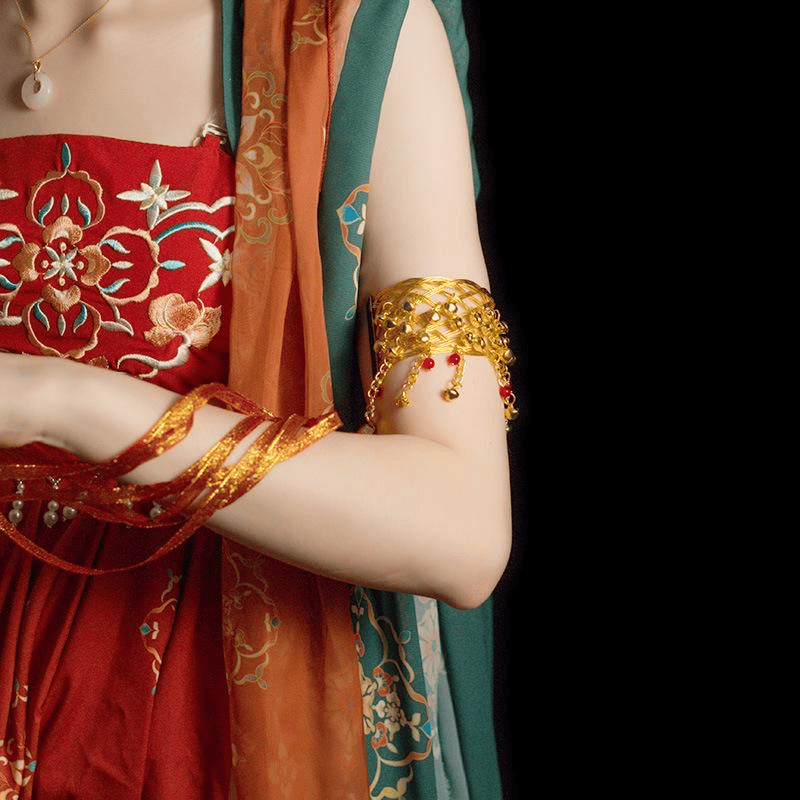 鎏金羯摩三钴杵纹银臂钏