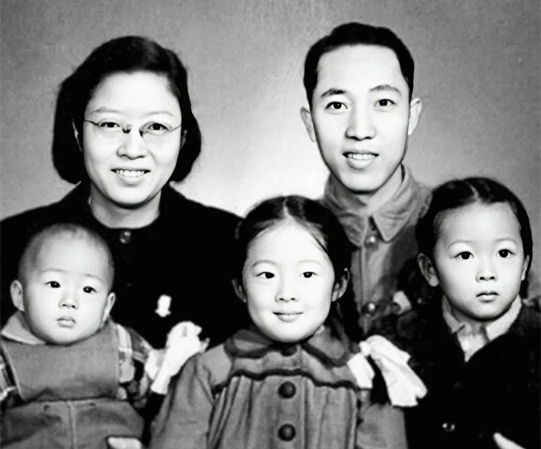 吴孟超儿子和女儿图片图片