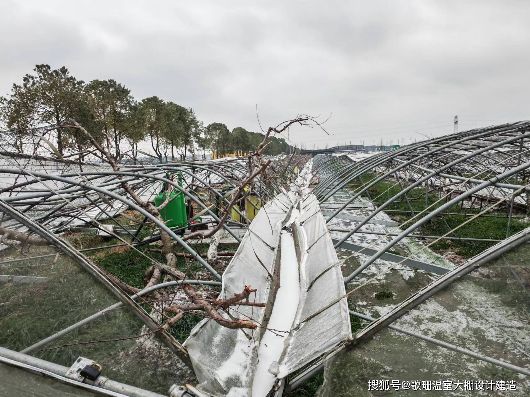 大雪时缺乏应对措施:南方地区对雪灾的应对措施相对较少,在遇到雪种