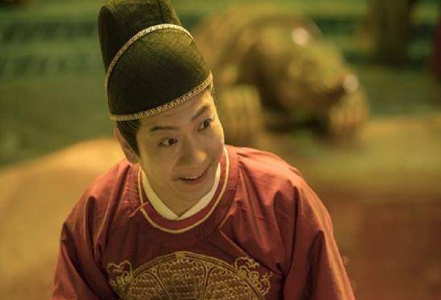 1986年一村妇登基为女皇,还想拆故宫去人民大会堂摆宴,结局喜人