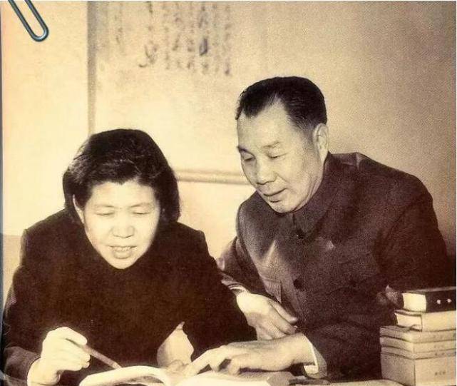 1938年,军区追求杨成武的人有许多,赵志珍:最后成功的只能是我