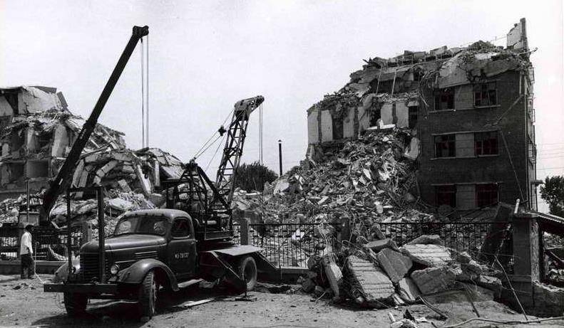 76年迟浩田正在唐山救灾,深夜突然接到中央电话:请你速速回京_地震