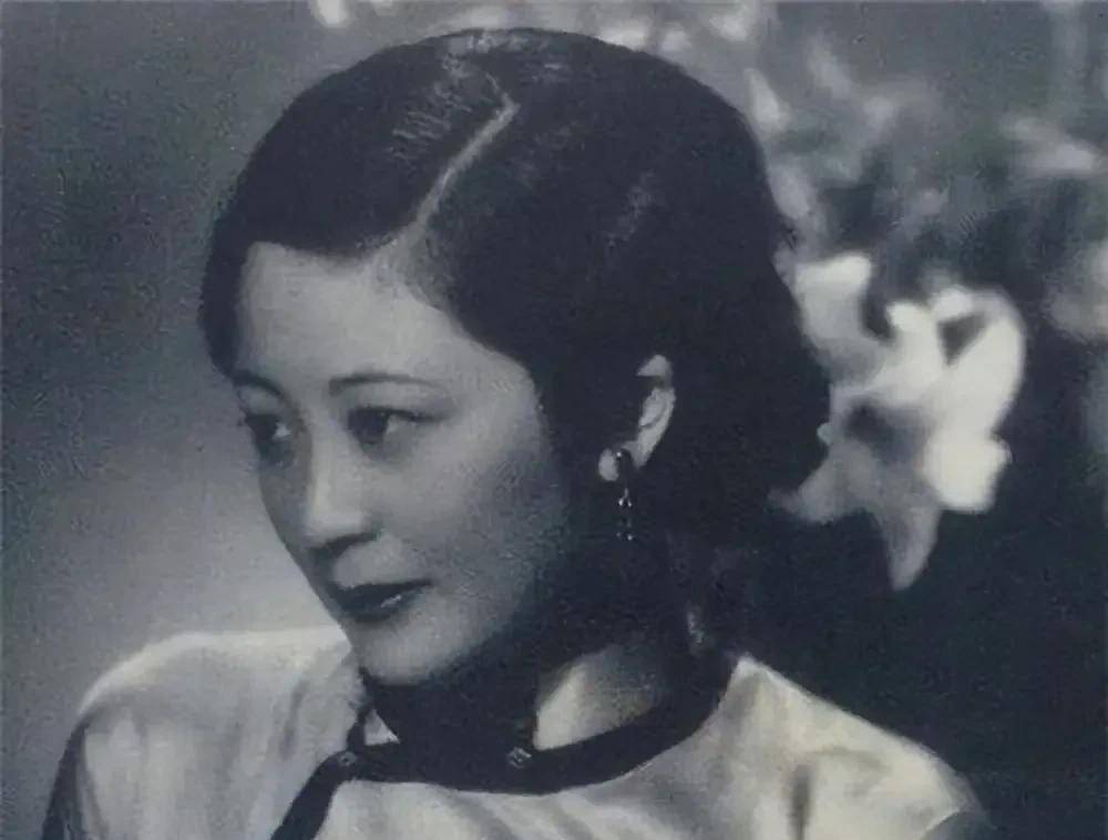 张谋之与宋子文两人面谈建别墅的想法,张谋之也提出一些关于为尊母建