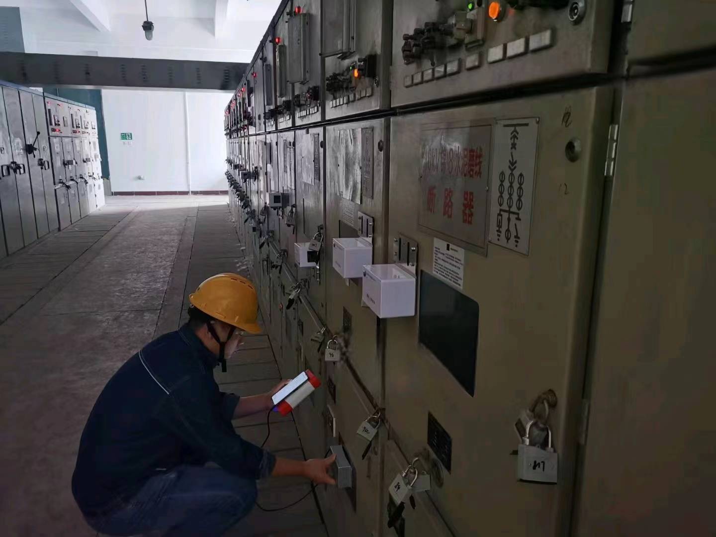 简称局放-pd)现象,通常主要指的是高压电气设备绝缘层在足够强的电场