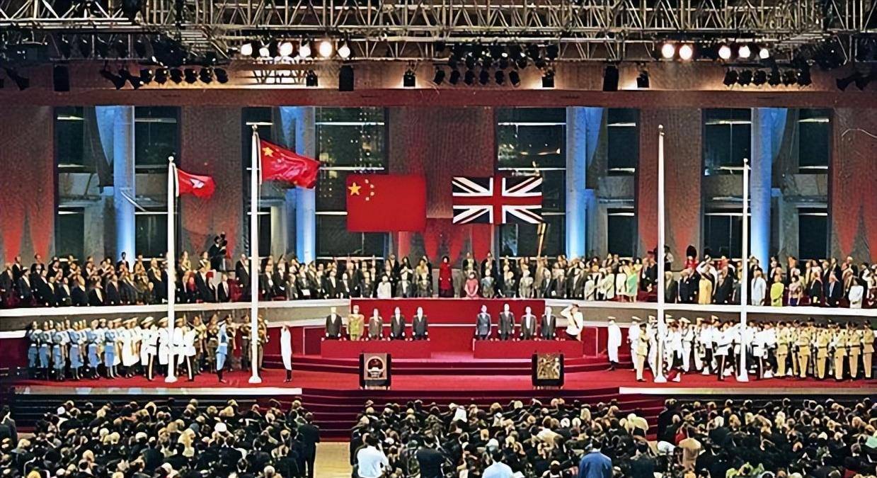 1997年我军为何提前2小时进驻香港?中央:英军撤离暴露重大隐患