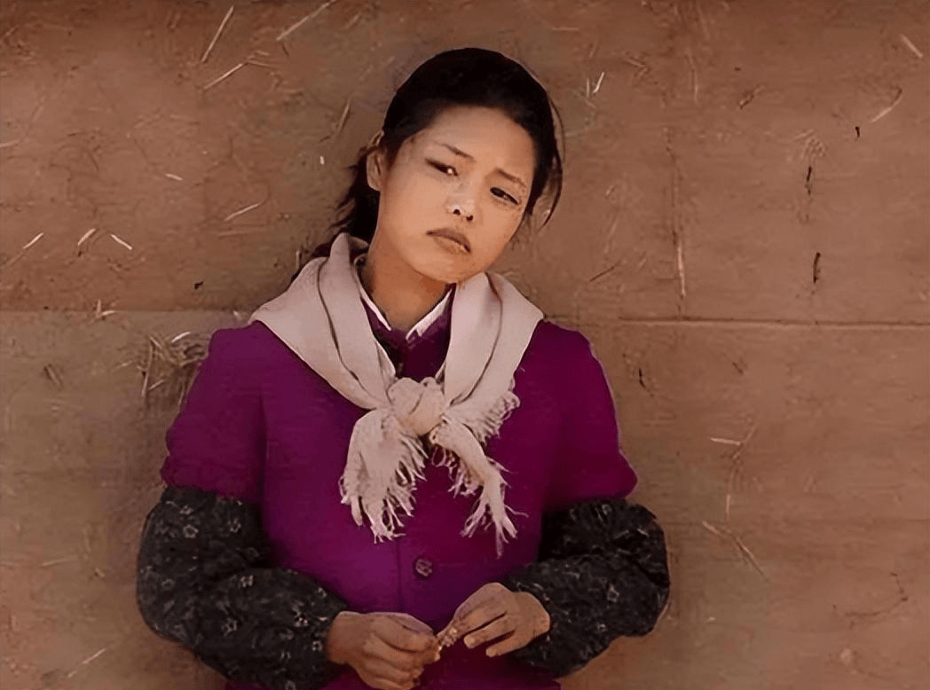 31岁的嘎子和28岁的英子重逢,一个健硕有型,一个女大十八变