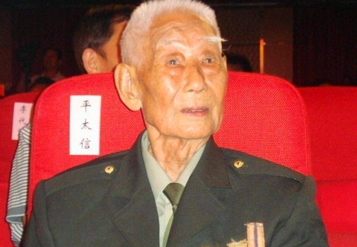 四川老人归隐农村五十年,晚年说出真相,儿女才知他是位特等功臣