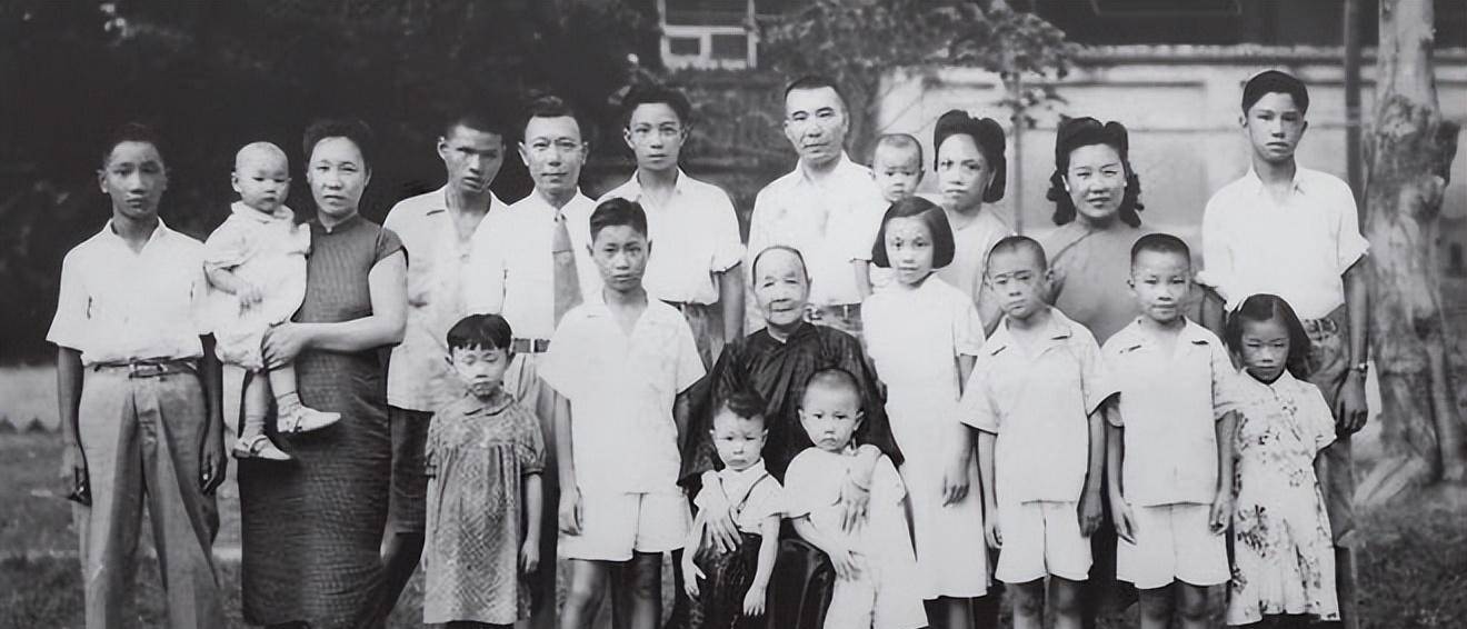 人生:20岁参军,40岁打出名堂,43岁被俘,64岁落幕_工作_何应钦_蒋介石