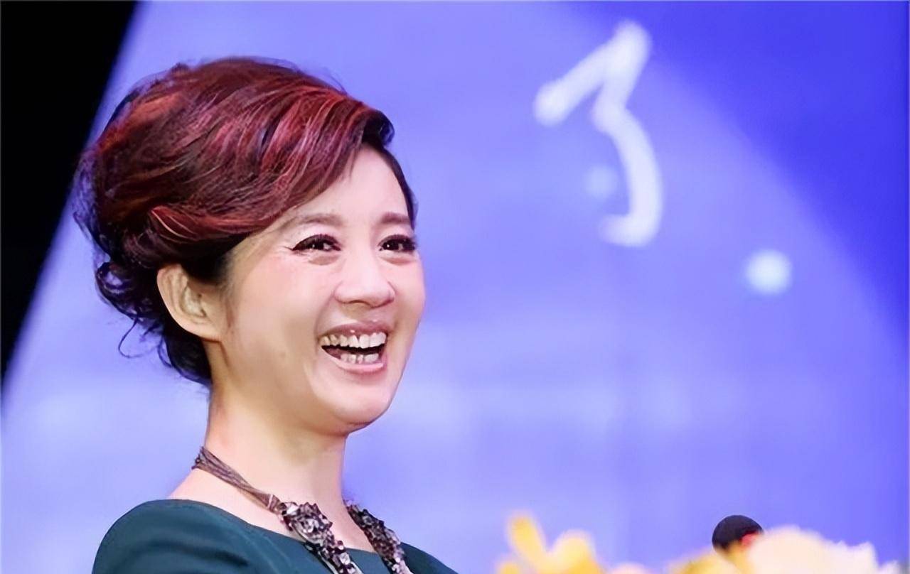 富豪爱上前央视女主持,与原配摊牌后离婚,2个孩子都归前妻