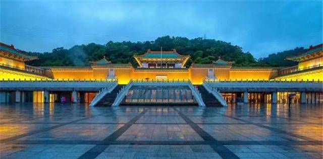 台北故宫1948年12月-1949年2月,先后分三批将文物运抵台湾.