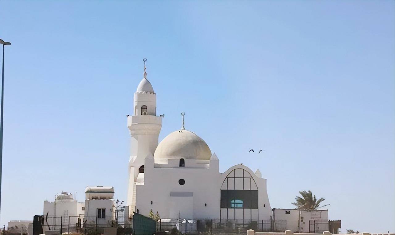 全球几乎所有国家都能降半旗,而这2个阿拉伯国家任何情况都不降