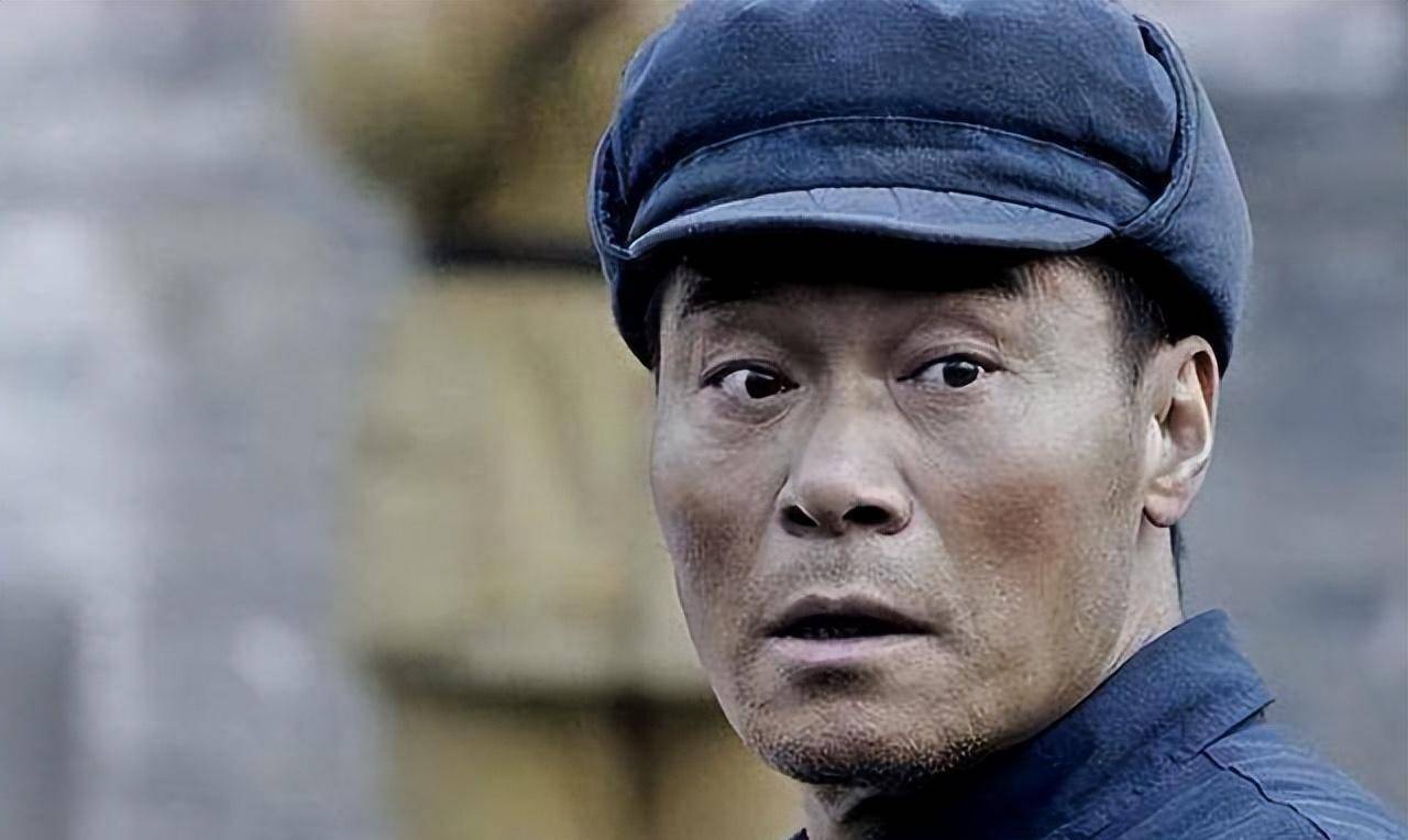 影视剧中形象:王耀武战后据统计,王耀武部击伤击毙敌军28174 人,俘虏