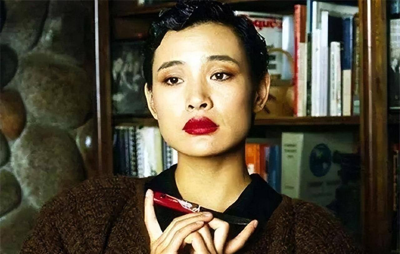 陈冲"三宗罪":宣誓效忠美国还敢回国捞金,惹怒国人