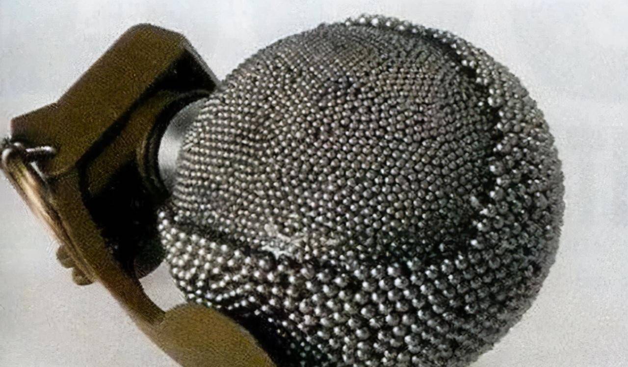 武器名单:第1可让50米内无活物,第2越南战争美军大量使用_严重_钢珠