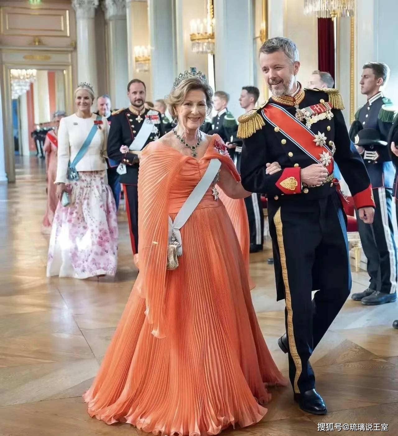 丹麦王妃玛丽最新出访图片