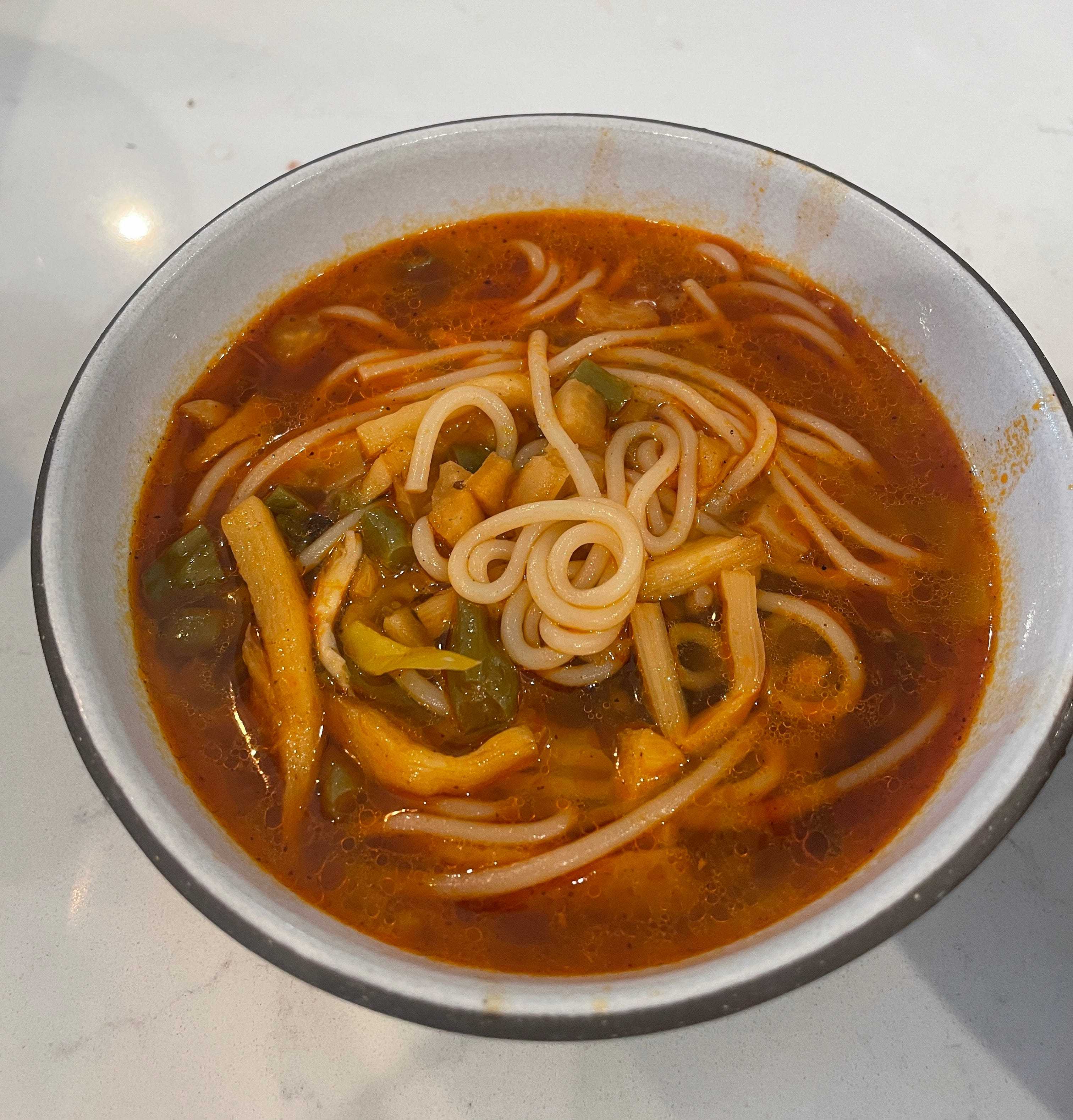 当然我们也可以直接拼音luosifen再做一个解释river snail rice