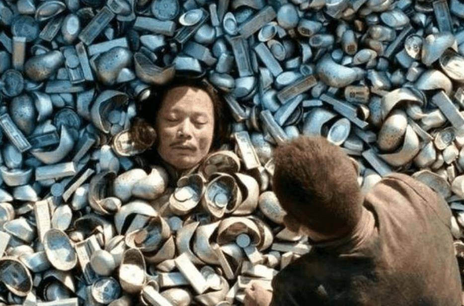 清末太监总管小德张:和公主谈恋爱,娶四房姨太太,晚年摆摊为生