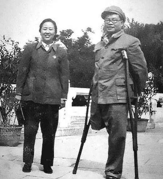 1954年独腿中将遇到20年前的仇人,问:被你借走的腿,什么时候还