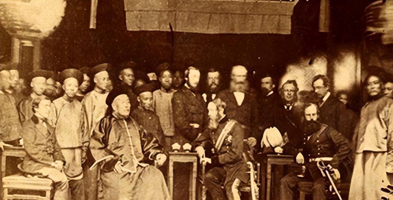 纷纷准备动手或者已经动手的险恶境地,看成是英国处境险恶,法国中立