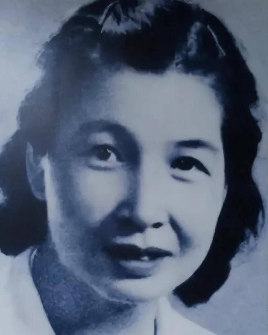 两天后,曾志离开了第三女子师范学校,走进了设在衡阳惠民中学的"湖南