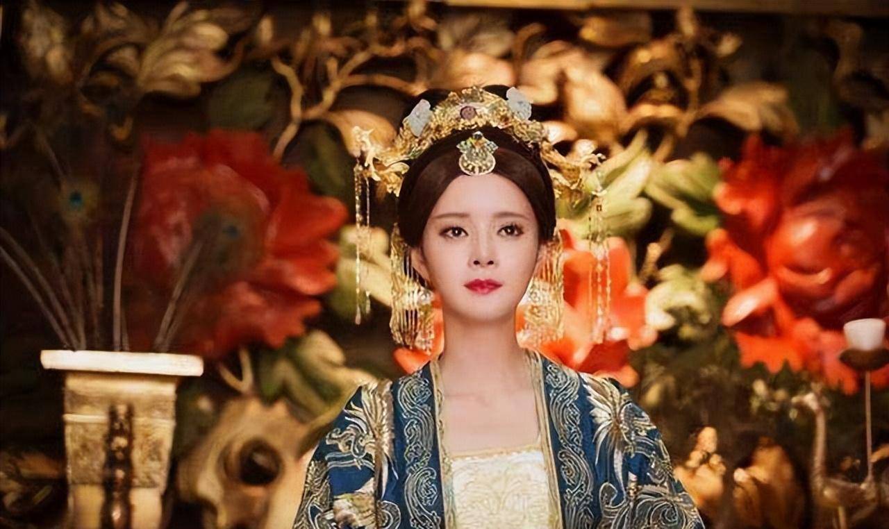 苦熬38年登基,一夜连幸数女夜夜奋战,寝宫传出尖叫声:皇上驾崩