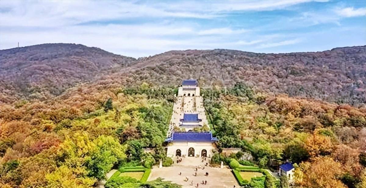 中山陵孙中山遗体为何要深埋地下