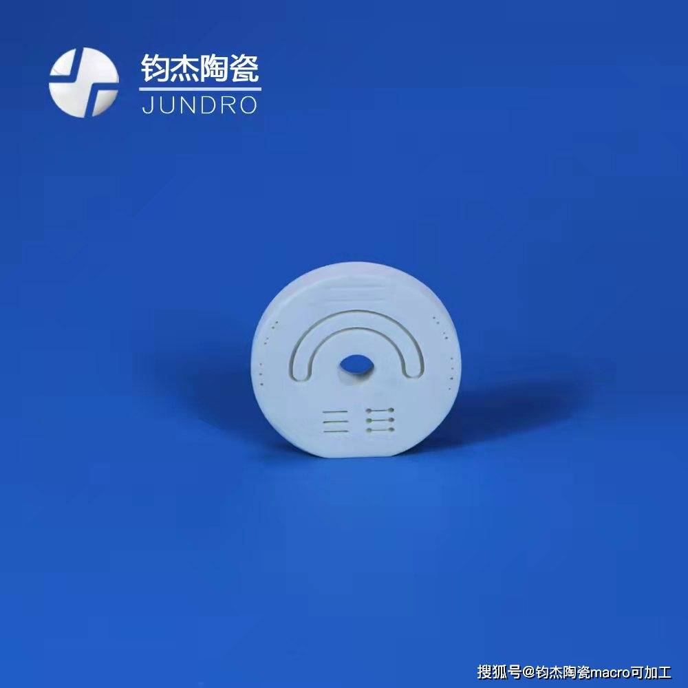 氧化铝陶瓷阀芯:高性能流体控制的关键