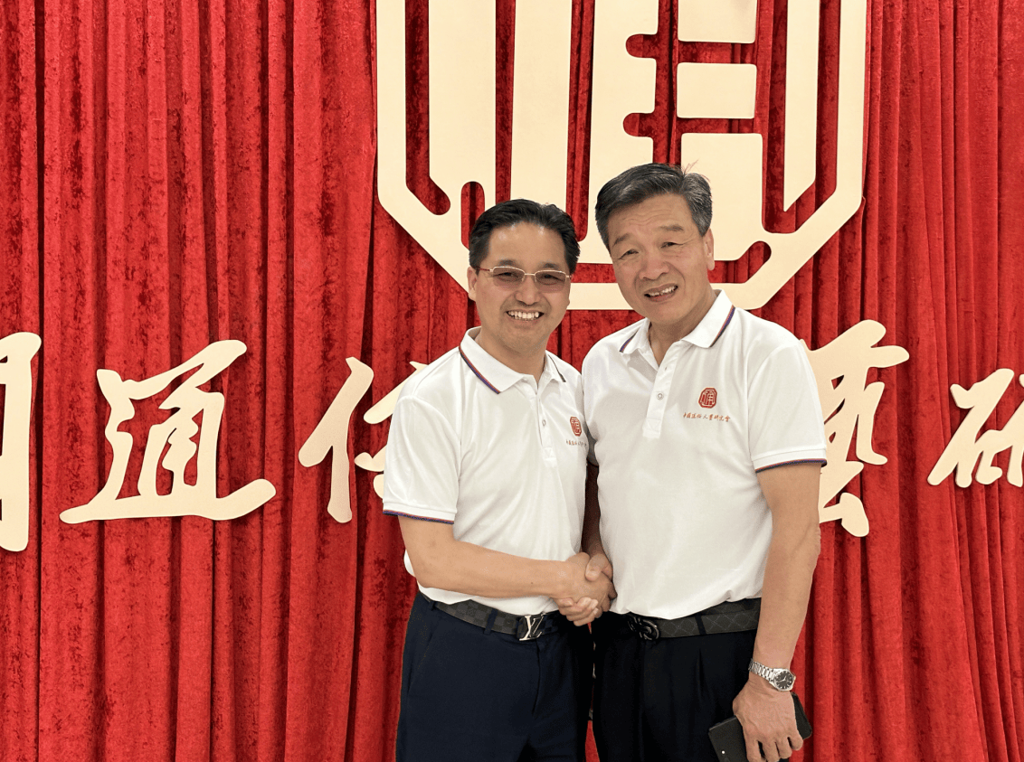 中国通俗文艺研究会特聘副会长李德建(右一)中国通俗文艺研究会副会长