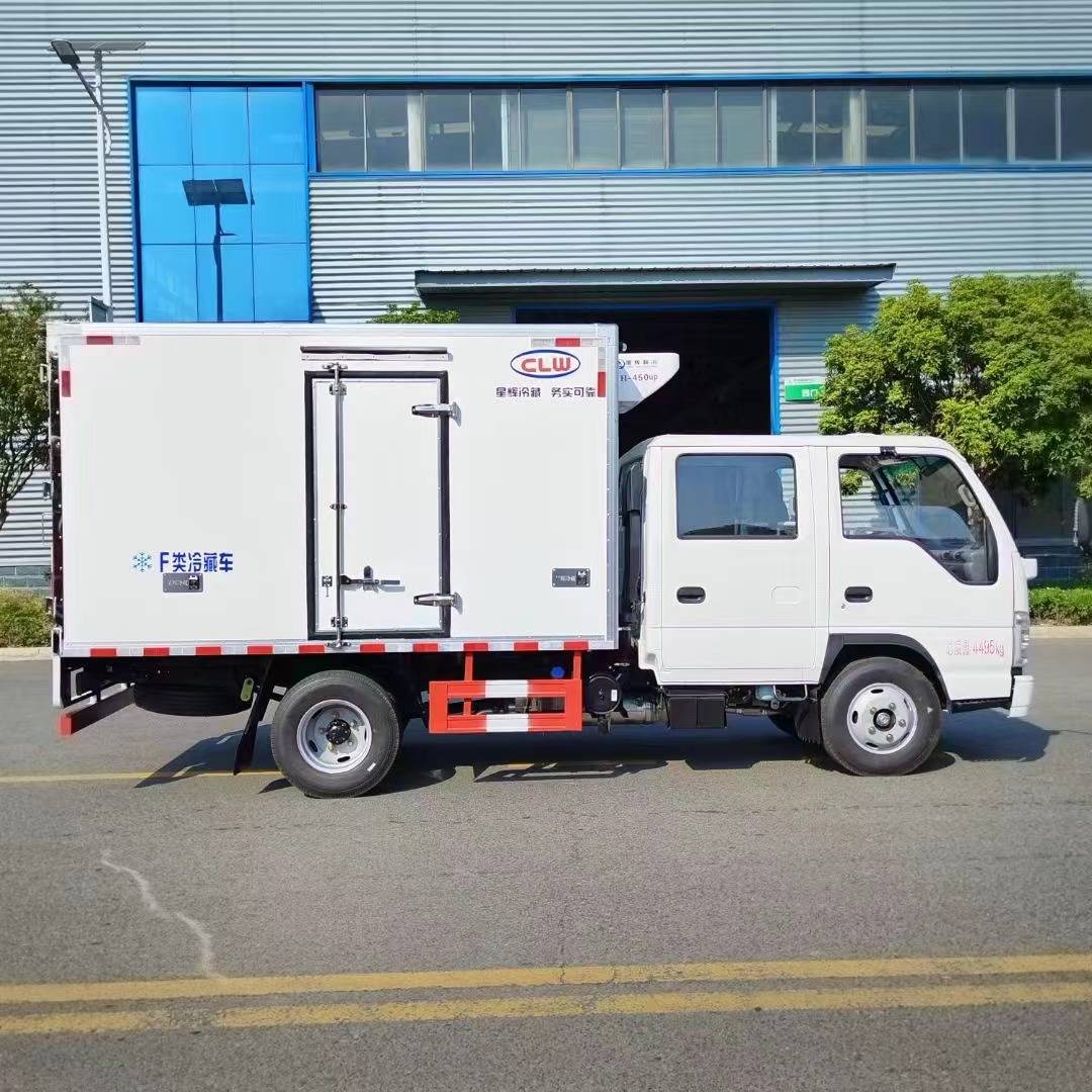 庆铃五十铃双排座冷藏车