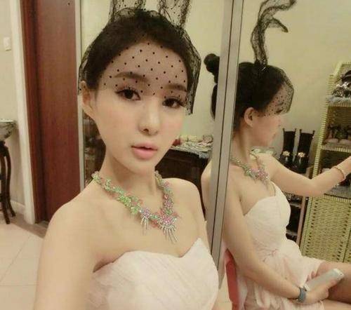 郭美美秘史:一个美女网红的堕落史