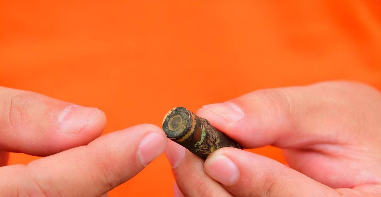 河南老农盖房子,在瓦片下发现一枚子弹,揭开了埋藏73年的秘密