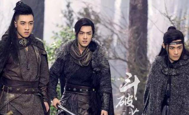 从会计转型演员,在邵氏公司以扮演大侠见称,《斗破苍穹》再露脸