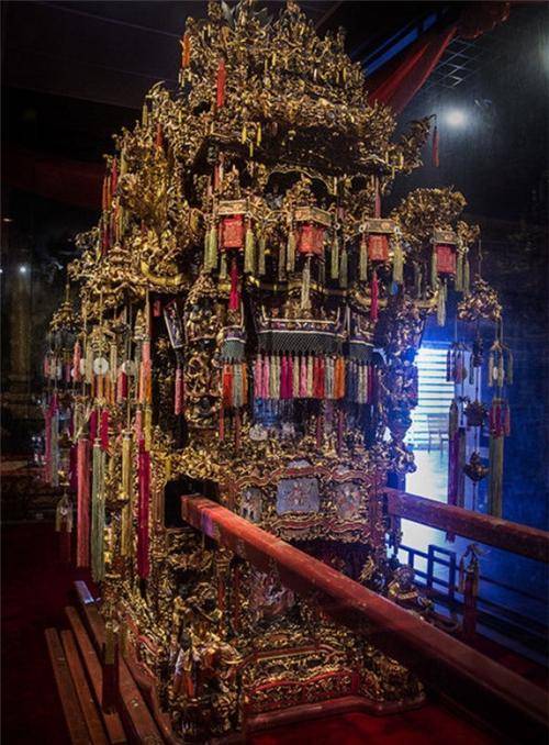 豪华程度丝毫不输百万豪车,和电影完全不同_轿子_婚礼_是一种