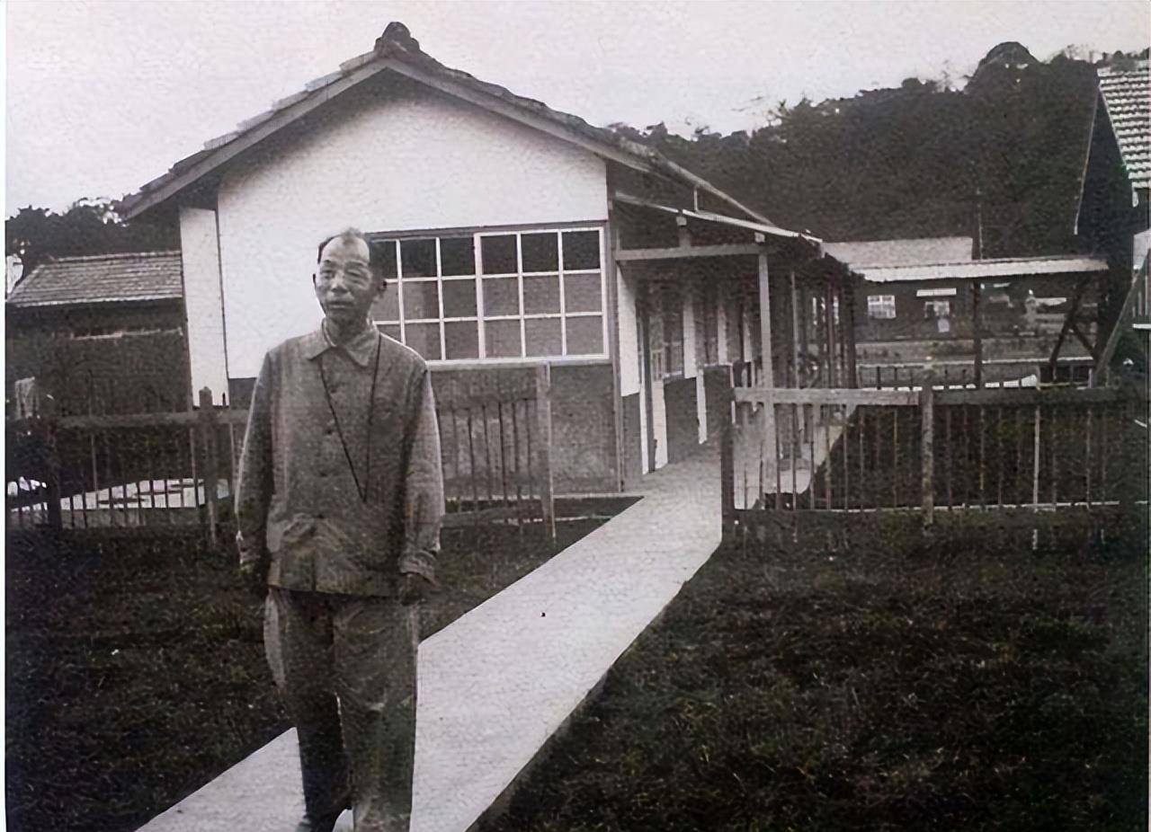 联姻,第一个丈夫精神有问题,最终在哥哥张学良的帮助下摆脱不幸婚姻