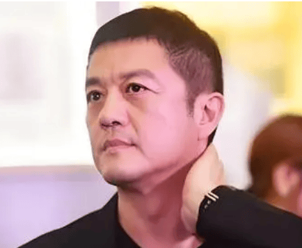 王菲为女儿建立基金会,了解前夫李亚鹏无力偿巨债,让女儿以后衣食无忧