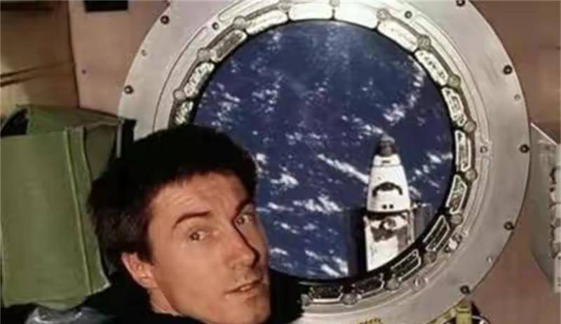 宇航员沃尔科夫图片