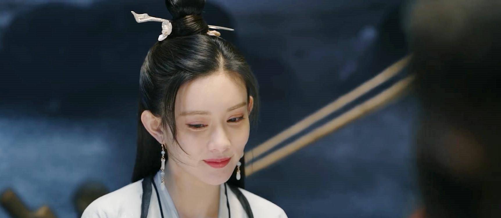 比如,《霹雳神捕》中的追命和铁手被改为女性角色,与其他两位名捕产生