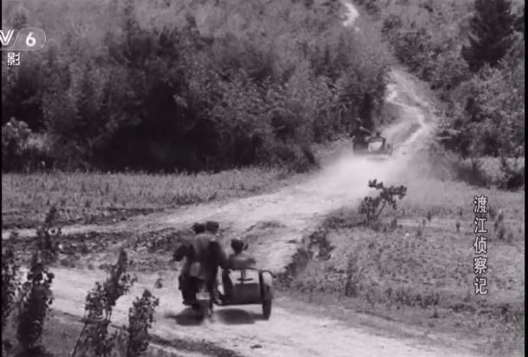看到"长江长江,我是黄河",马上记起这是老电影《渡江侦察记》