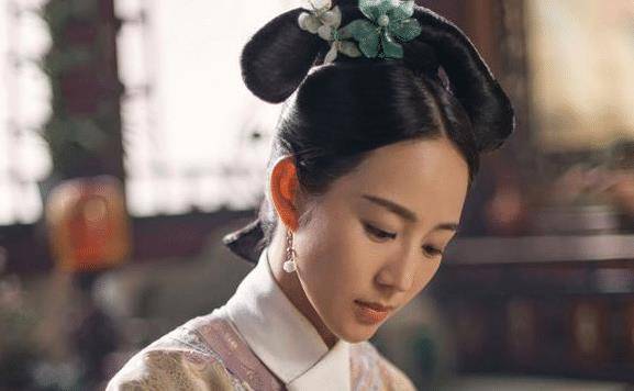 遏必隆是康熙朝的辅佐大臣,他的儿子阿灵阿也在朝中任职,但他运气不好