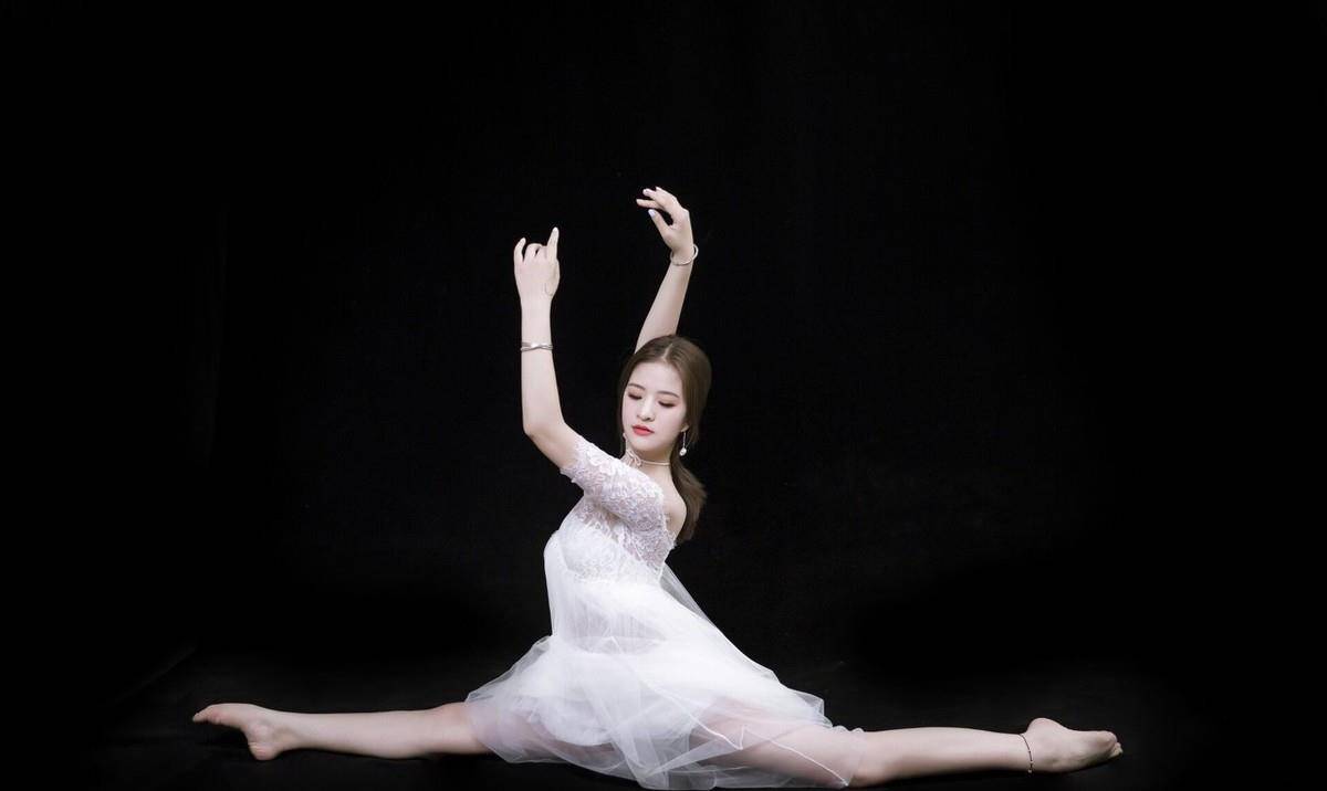 一,西施——响屐舞"西施是中国历史上的四大美人之一,同时也是春秋