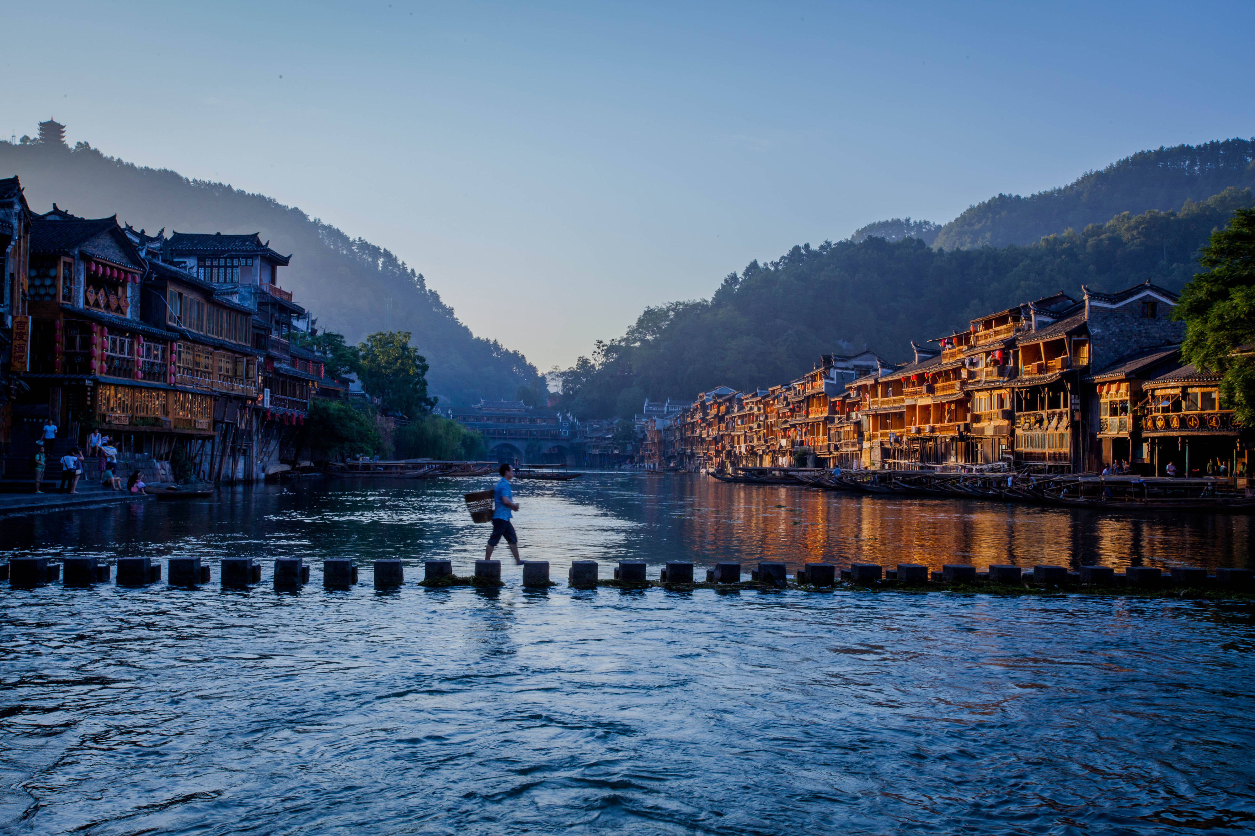 旅游者的张家界梦:十大景点深度探访与5a景区推荐,完美行程规划