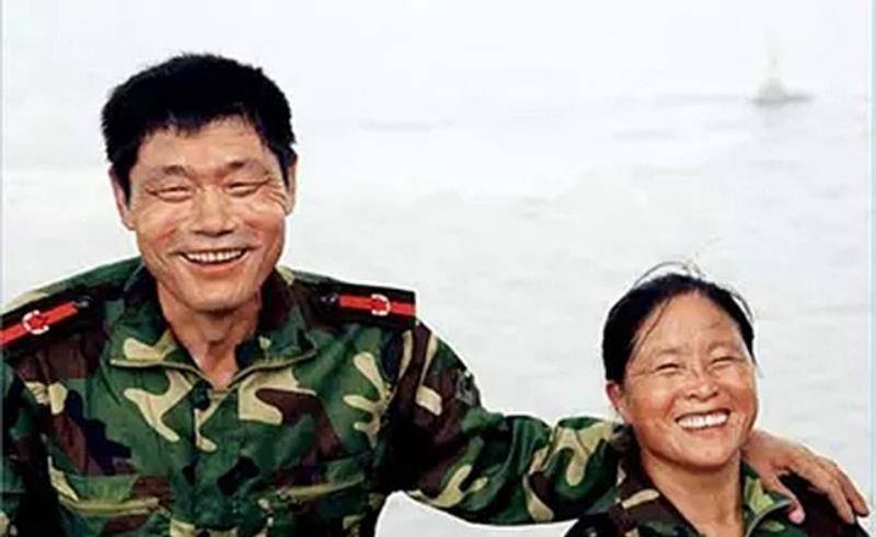 夫妻俩驻守孤岛32年,没水没电没居民,年薪5000,深夜靠喝酒壮胆