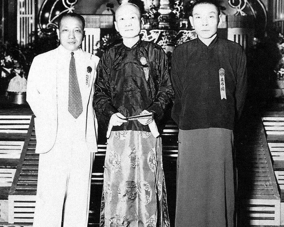 让15岁的儿子去参加新四军,解放后安度晚年_顾竹轩_黄金荣_黄包车