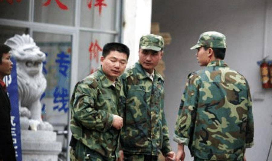 他表面是大善人,参加公益捐款达1亿,背后却是坏事做尽的黑老大