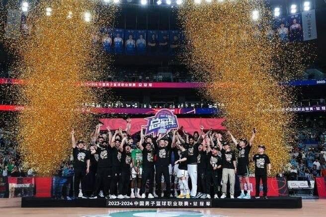 【CBA资讯】冠军使命：辽宁男篮应超越自身，助力中国篮球整体崛起