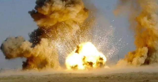 凝固汽油弹是一种极其残忍的武器,一旦被凝固汽油弹的凝胶沾染,用水浇